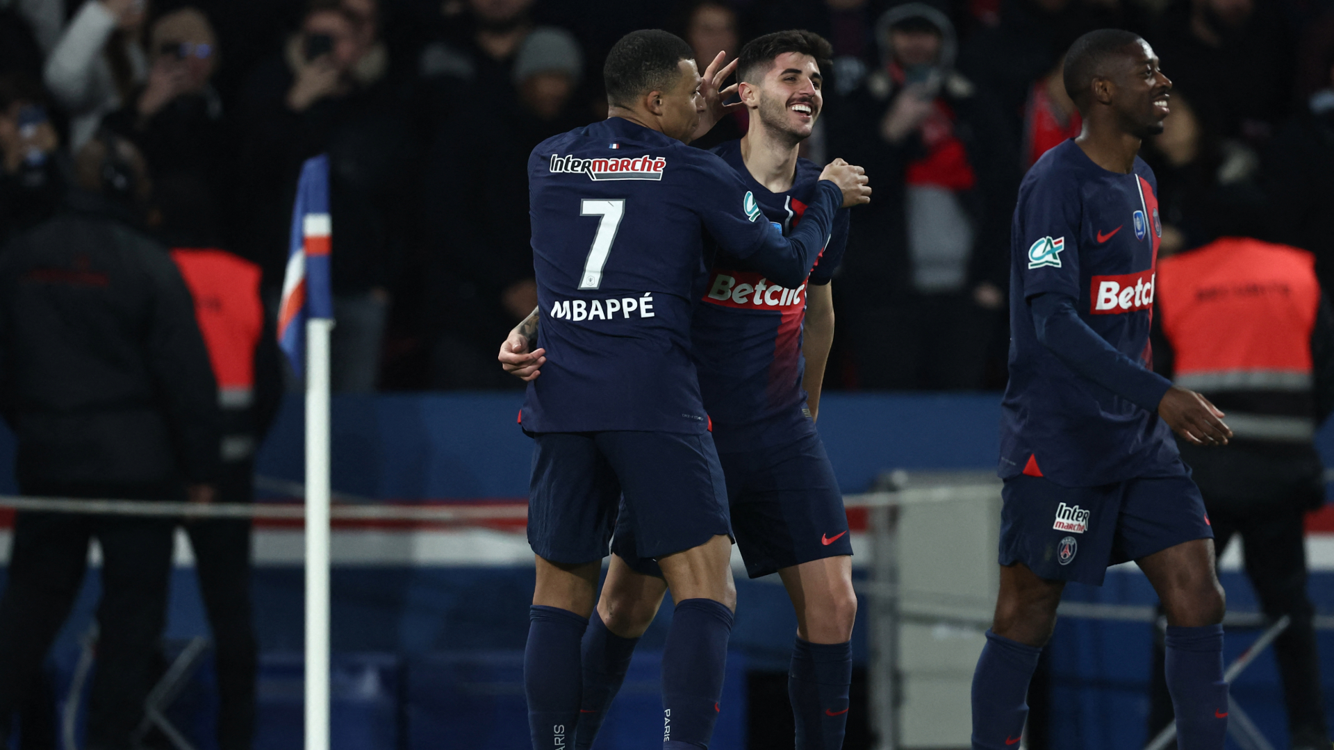 PSG-ja kalon në gjysmëfinale të Kupës së Francës