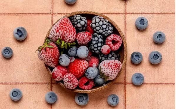 Gjashtë fruta të cilat edhe të ngrira janë të mira për shëndetin
