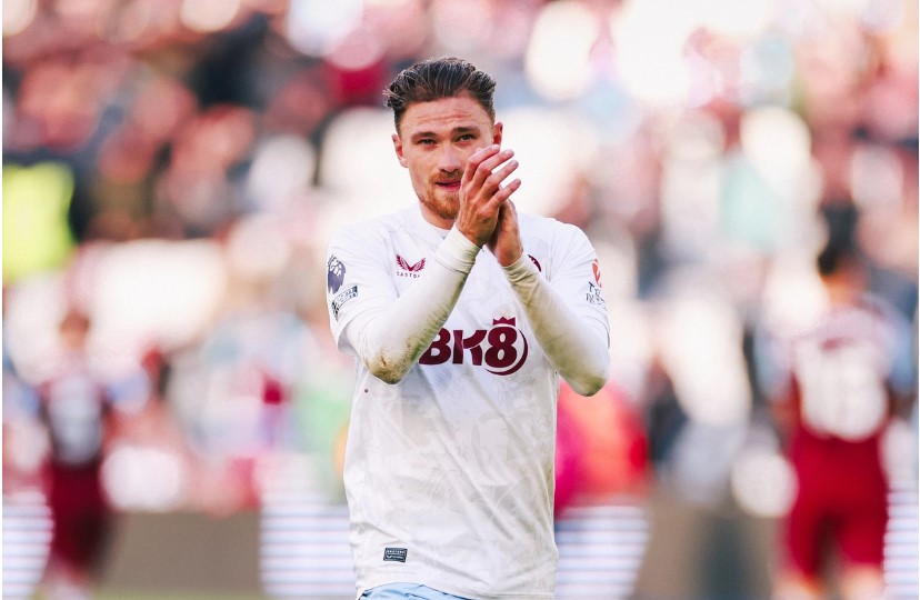 Aston Villa vazhdon garën për top-katërshe