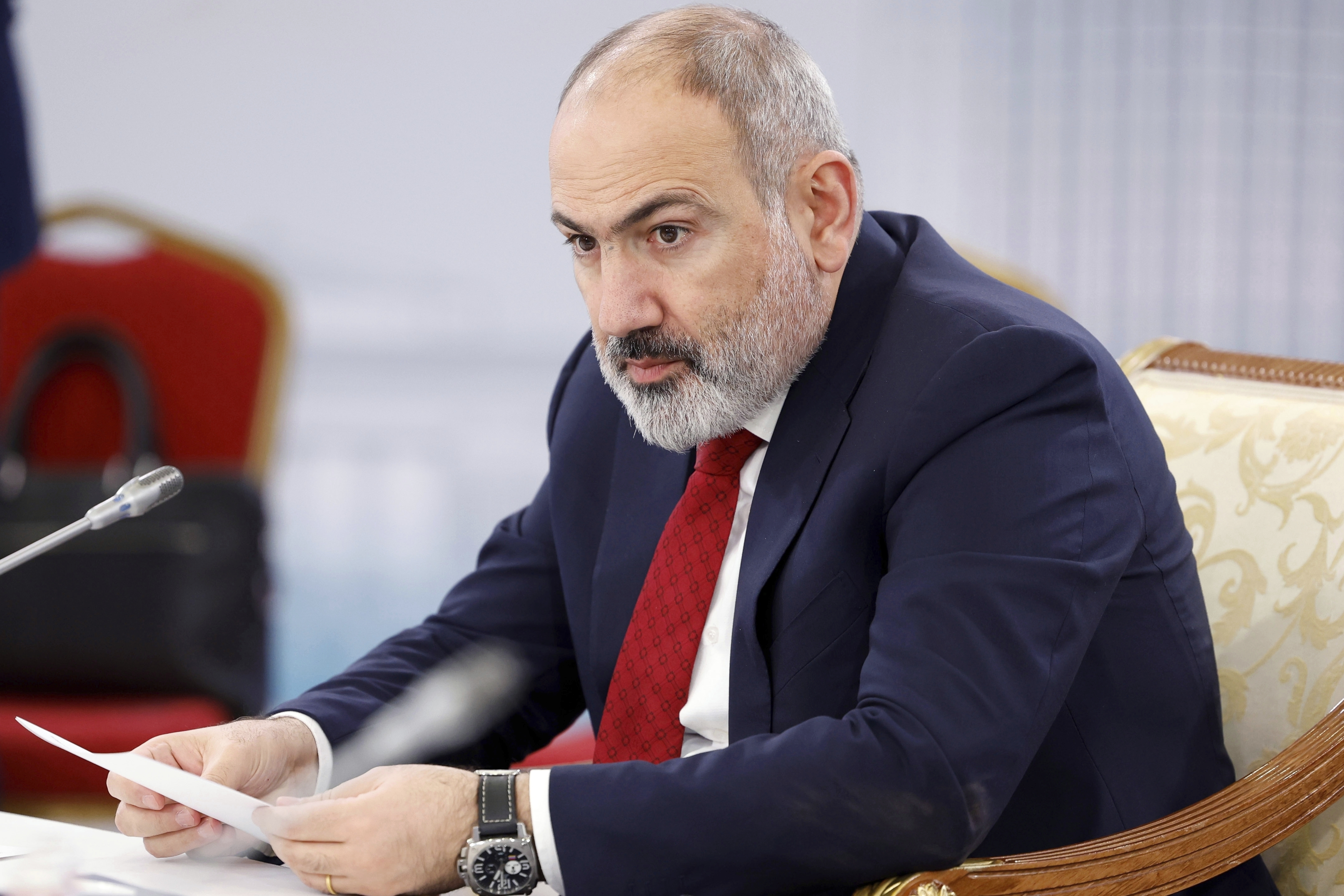 Kryeministri armen: Duhet t’ia kthejmë zonat Azerbajxhanit ose të përballemi me luftë