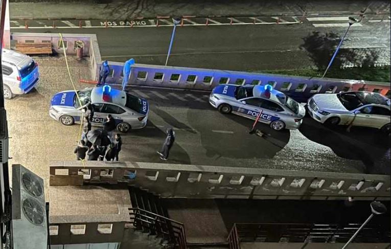 Policia brenda oborrit të Emergjencës