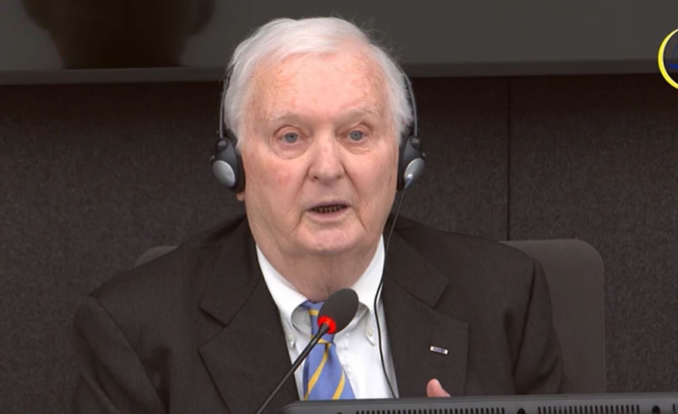 Shaun Byrnes, SHBA, diplomati, Dhomat e Specializuara