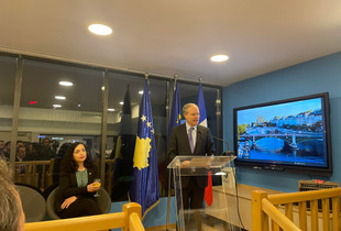 I dërguari special i Francës për Ballkanin, René Troccaz, në fjalimin e tij në inaugurimin e Institutit Francez në Kosovë, të martën, më 26 mars, në Prishtinë