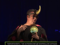 shfaqje teatrale