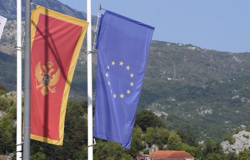 Flamujt e Malit të Zi dhe Bashkimit Evropian