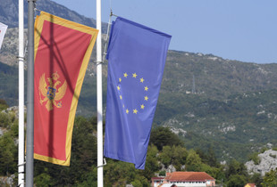 Flamujt e Malit të Zi dhe Bashkimit Evropian