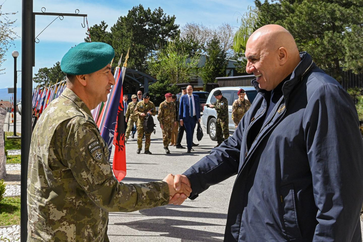 Le ministre italien de la Défense est attendu par le commandant de la