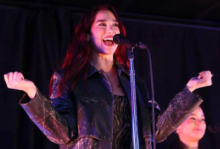 Dua Lipa, live, Times Square NY