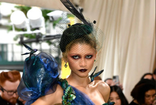 Zendaya me krijim nga John Galliano