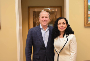 Vjosa Osmani dhe George Bush