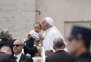 Papa Françesku në Vatikan