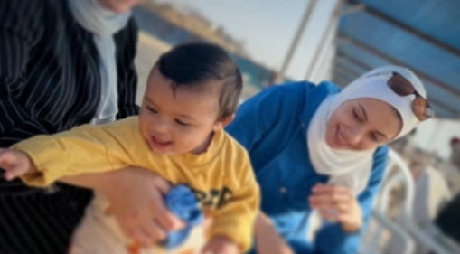 Raneem Hijazi me djalin e saj Azzouz