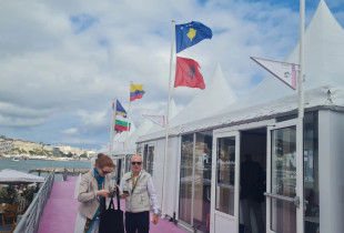 Shtandi i përbashkët i Kosovës dhe i Shqipërisë në “Tregun e filmit” në edicionin e 77-të të Festivalit të Filmit në Cannes (Foto: QKK)