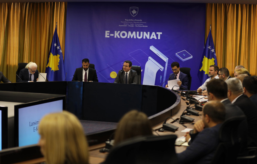 Albin Kurti në ceremoninë e lansimit të platformës "E-Komuna"