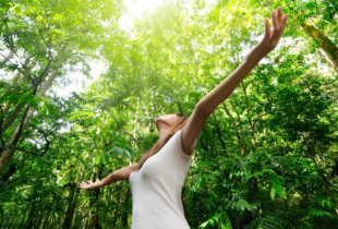 Si ndryshon gjatësia e trupit me moshë dhe si parandalohet