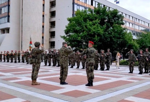 KFOR - ushtar bullgar - ceremonia