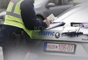 Policia e Kosoves gjoba kontroll