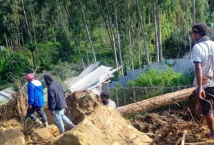 rreshqitje e dheut ne Papua Guinea te Re