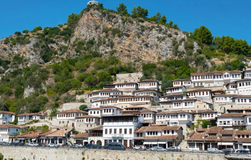 Berati, “Qyteti i njëmijë dritareve” (Foto:  Diana Jarvis / Interpid Travel)
