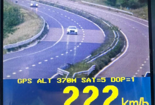Shpejtesi 222 kilometra ne ore ne autostrade
