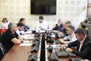 Komisioni Administrat Publike - ligji per zyrtare publik