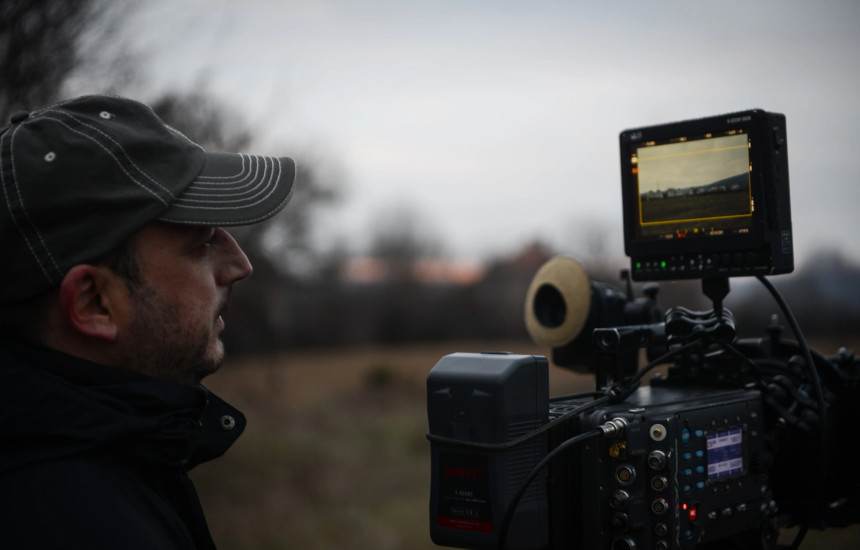 Samir Karahoda në shesh xhirimi (Foto nga arkivi)