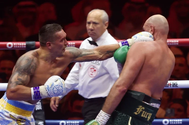 Oleksandr Usyk dhe Tyson Fury