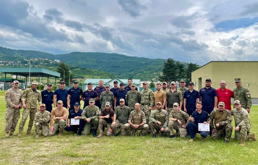 Forcat e Sigurisë së Kosovës përfundojnë trajnimin e grupit të dytë të Policisë Kombëtare dhe Shërbimit për Emergjenca të Ukrainës për asgjësimin e mjeteve shpërthyese