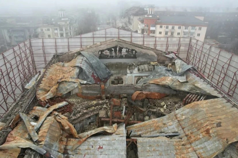 Objekti i shkatërruar i Teatrit të Mariupolit (Foto: Reuters)