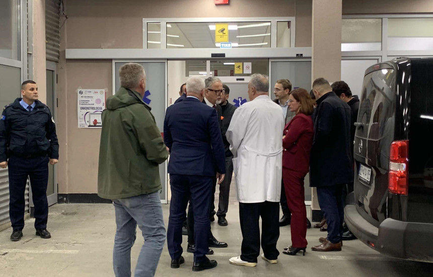 Ministrat Arben Vitia e Xhelal Sveçla ne QKUK