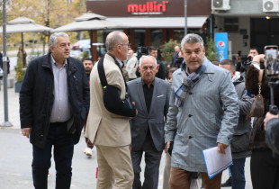 Deputetët opozitarë