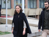 Artane Rizvanolli pas intervistimit nga Prokuroria Speciale e Kosoves