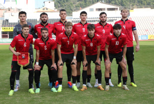 U19