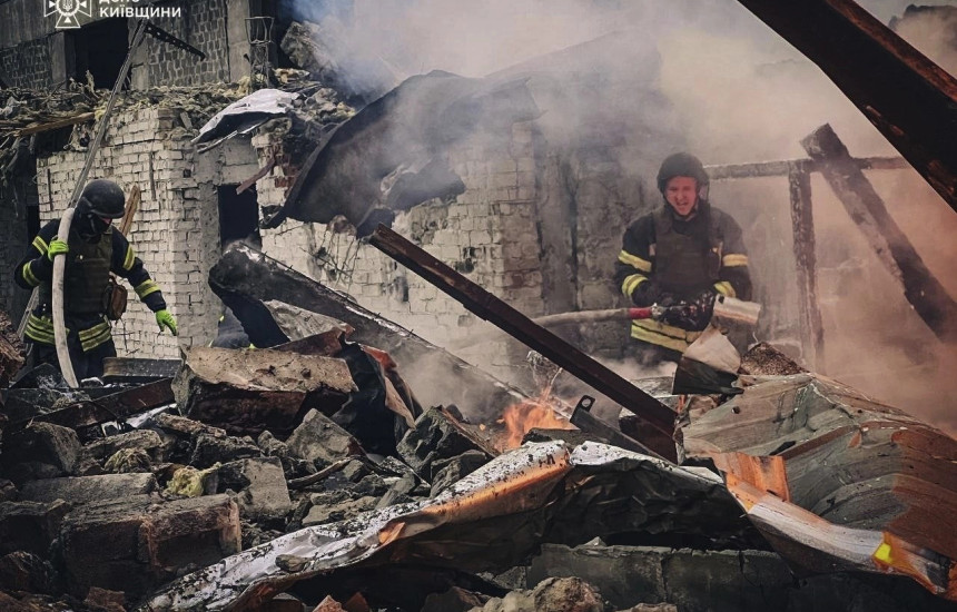 Ekipet e shpëtimit në Kiev