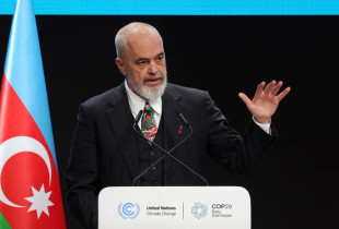Edi Rama, Baku