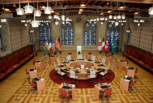 G7