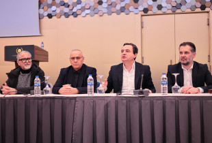 Albin Kurti ne konference per media me FFK