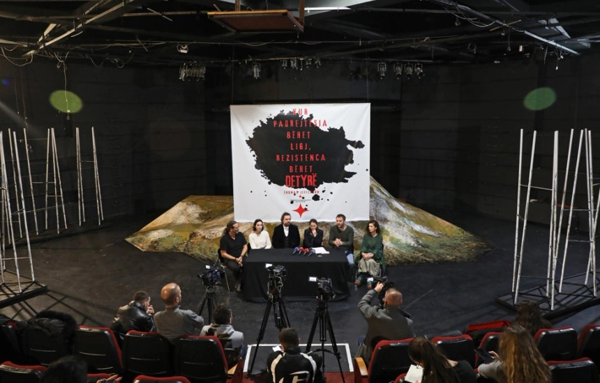 Këshilli Grevist i Shoqatës Sindikale të Artistëve të Teatrit Kombëtar të Kosovës (Foto: Driton Paçarada”