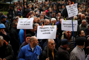 Pastrimi - protesta, 22 nentor
