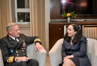 residentja Vjosa Osmani ka takuar kryetarin e Komitetit Ushtarak të NATO-s, Admiralin Rob Bauer
