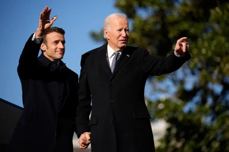 Emmanuel Macron e Joe Biden