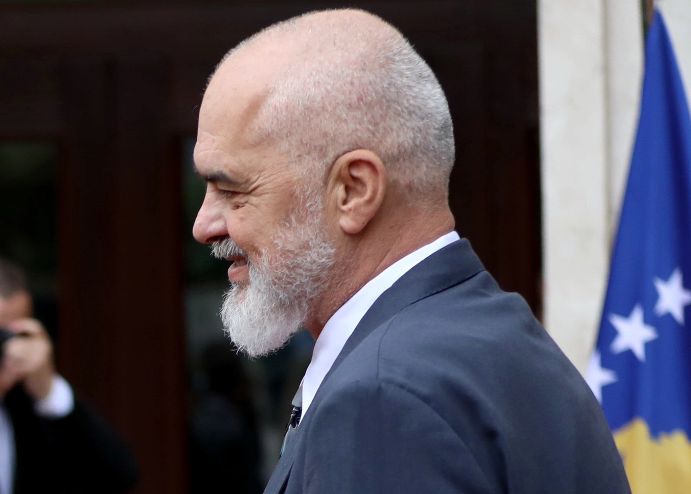 Albanski premier Edi Rama podprl proteste v Haagu v podporo nekdanjim voditeljem OVK