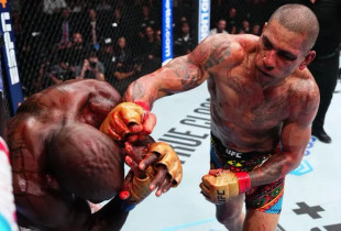 Alex Pereira kunder Khalil Rountree