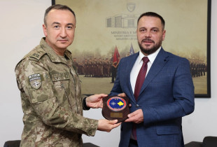 Ministri i Mbrojtjes, Ejup Maqedonci, ka pritur të martën në takim lamtumirës komandantin e KFOR-it, gjeneralmajorin Oezkan Ulutash