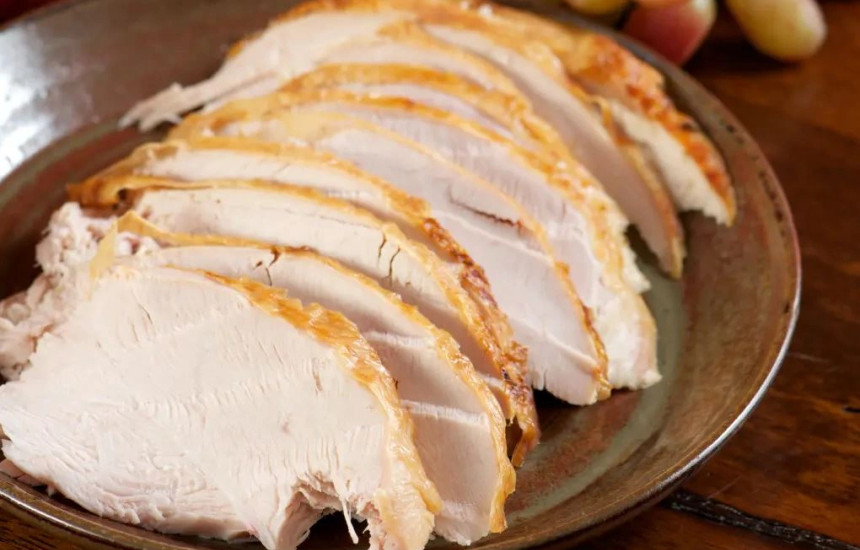 Diferenca në mes të mishit të pulës dhe atij të qurës