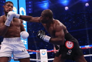 Daniel Dubois godet Anthony Joshuan