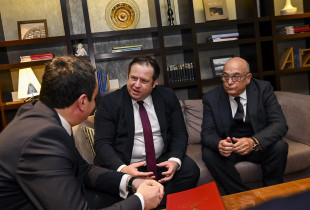 Albin Kurti, Stephen Doughty, Lord Stuart Peach