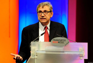 Në fjalën e hapjes së panairit të Librit në Frankfurt më 2008, Orhan Pamuk, shkrimtar i njohur turk, laureat i çmimit “Nobel” në Letërsi 2006, kritikoi mungesën e lirisë së shprehjes në vendin e tij