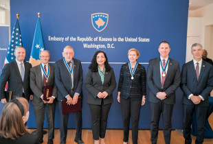 Osmani dekoron aleatët amerikanë të Kosovës