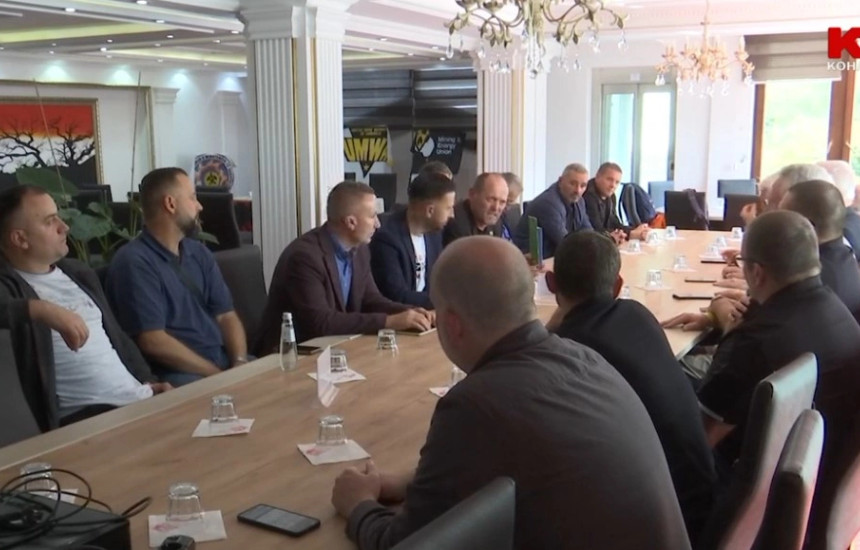 Takimi mes sindikatave te minatoreve